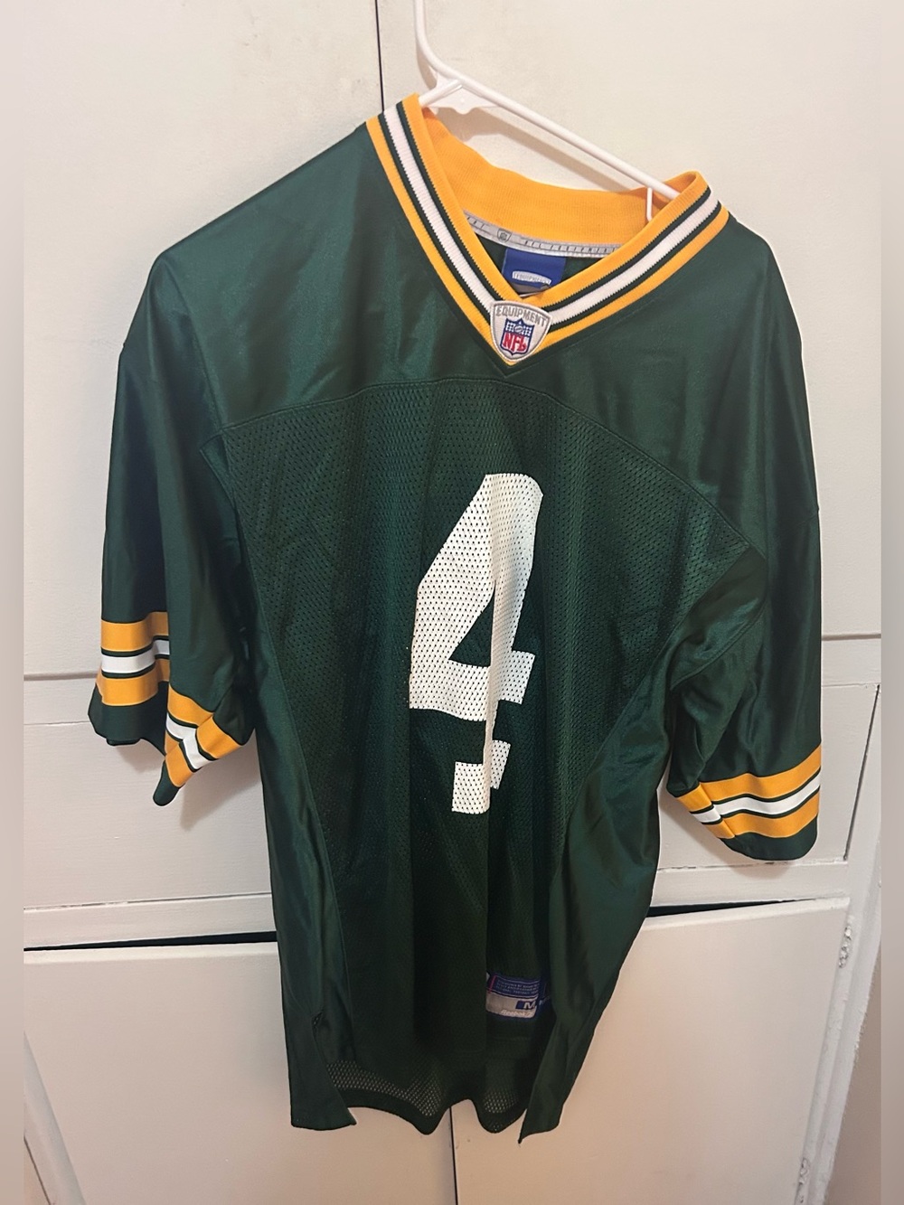 Brett Favre jersey size mens medium